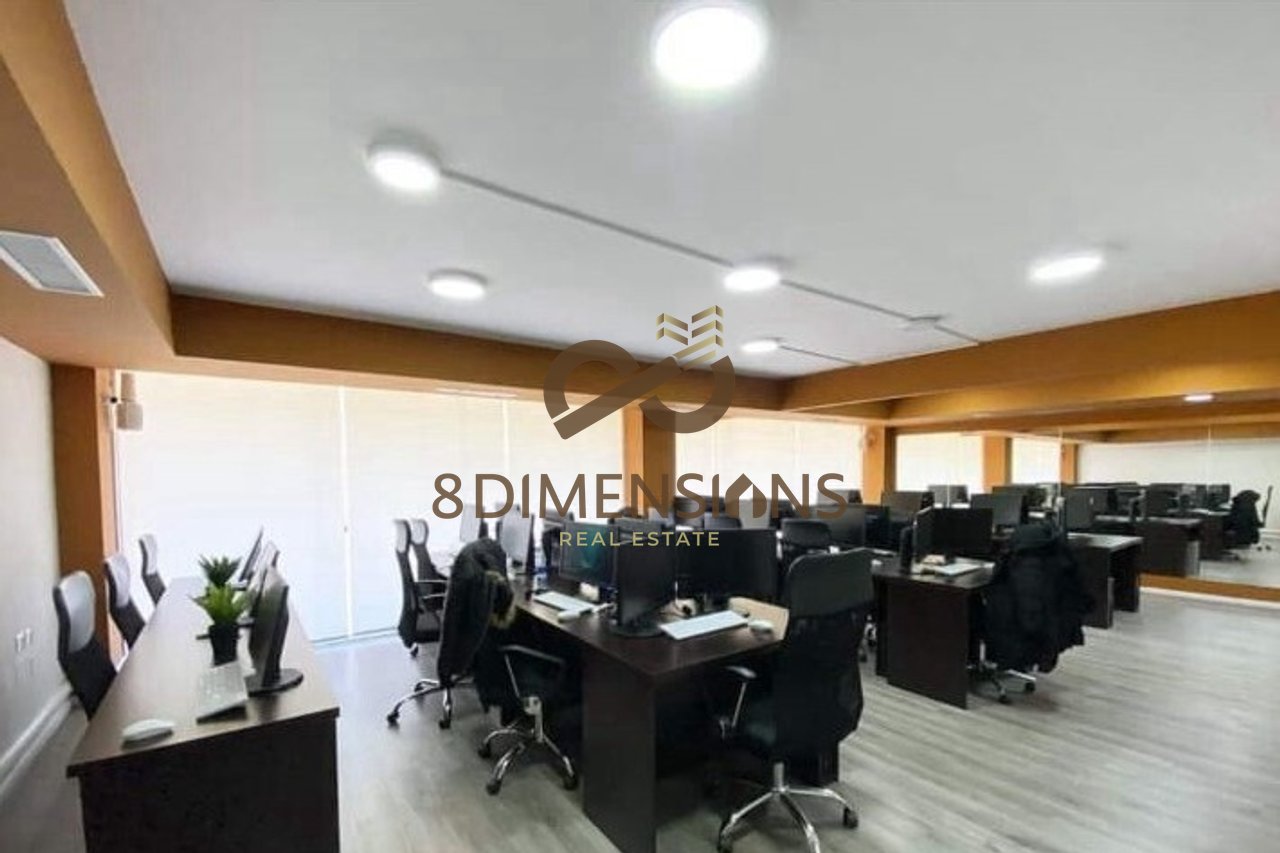 Locale Commerciale in Affitto, in Via Sami Frasheri - Scuola Petro Nini Luarasi (D825A-49)
