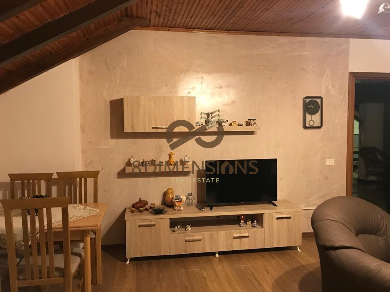 Jepet me qera Apartament 3+1 ne Xhamllik, prane Ish Profarma (D829A-21)
