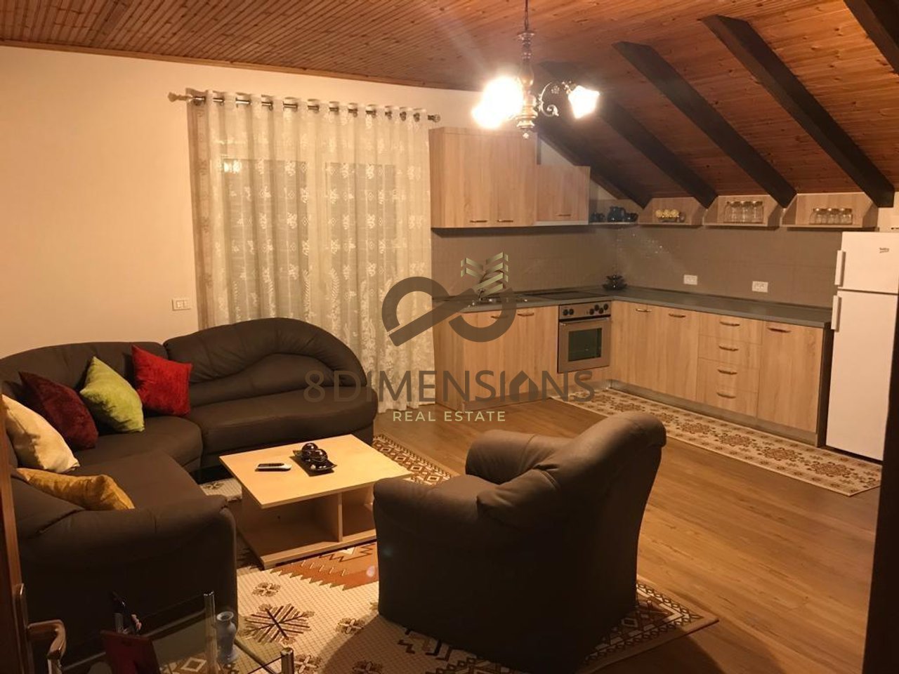 Jepet me qera Apartament 3+1 ne Xhamllik, prane Ish Profarma (D829A-21)
