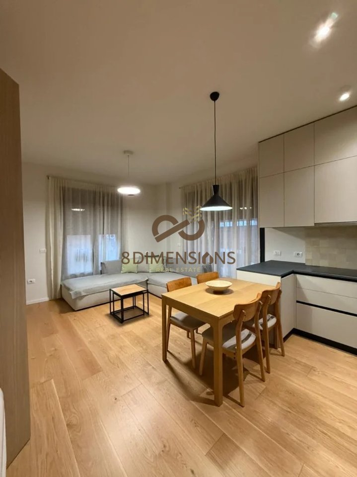 Affittasi appartamento 2+1 con balcone in Via dei Kosovari (D8242A-222)
