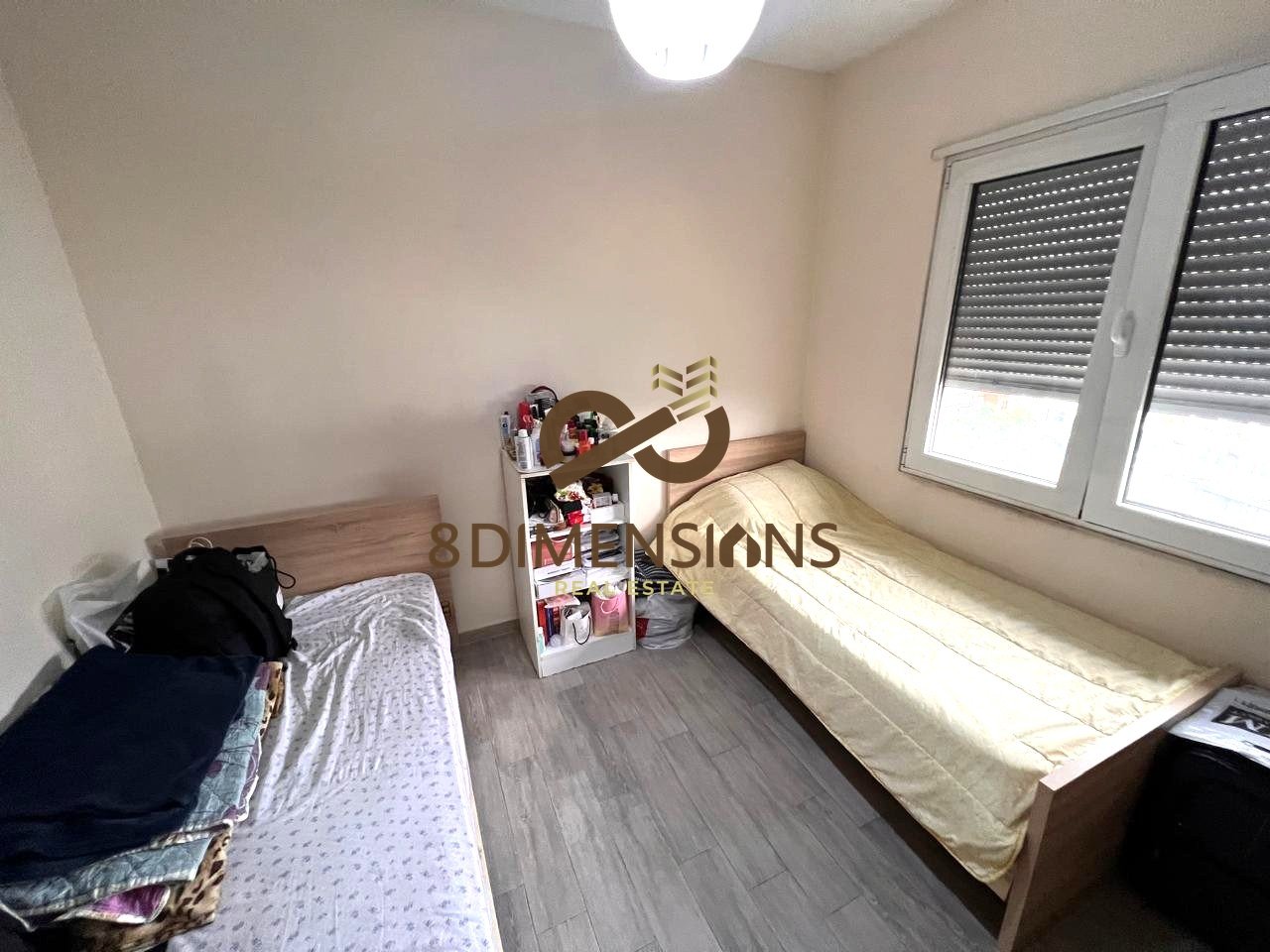 Shitet Apartament 2+1 ne Rrugen Teodor Keko Afer Hotel Marinaj  (D8142A-74)