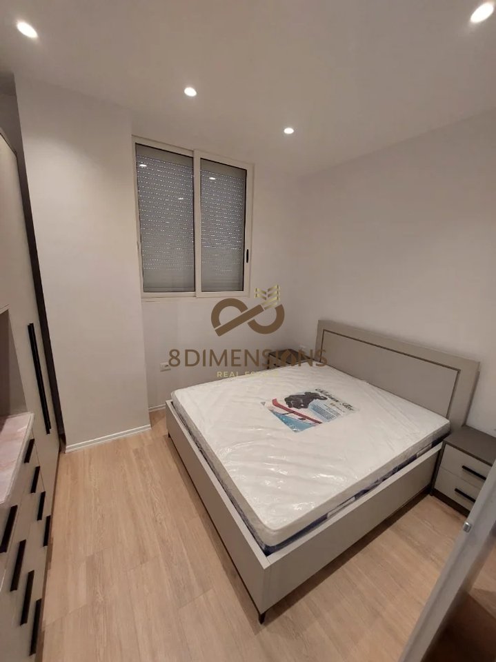 Shitet Apartament 1+1 tek Kodra e Diellit prane Fondacionit Eleonora me siperfaqe ndertimi 50m2 (D8141A-92)