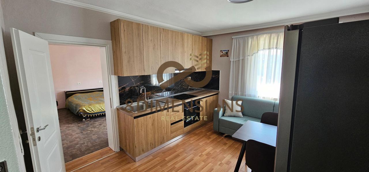 Jepet me qera Apartament 1+1; prane Shkolles Mihal Grameno, me siperfaqe 60m2 D8241Z-50