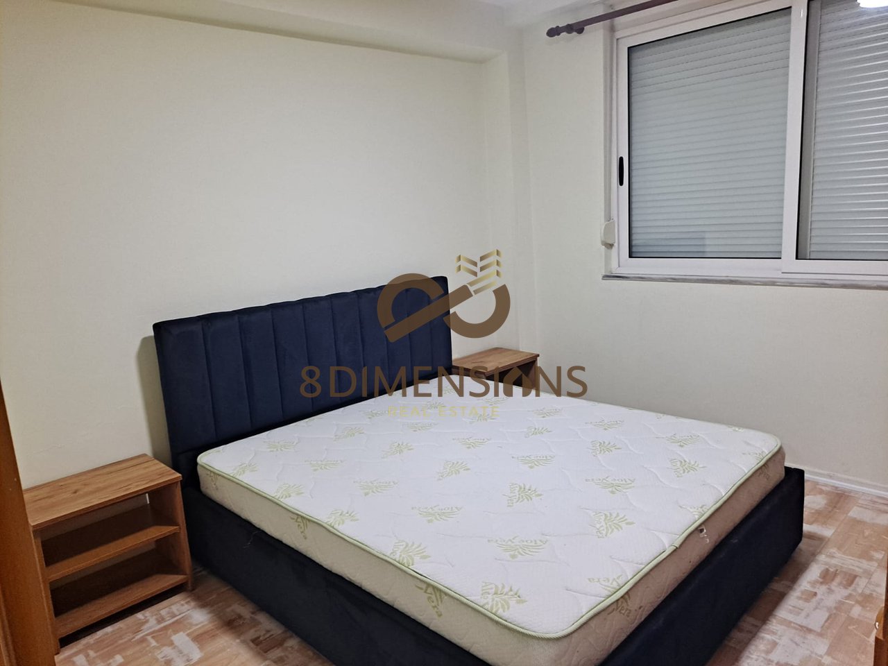 Jepet me qera Apartament 2+1; tek stacioni I trenit, prane Pasticeri Zaimi 2, D8242A-159