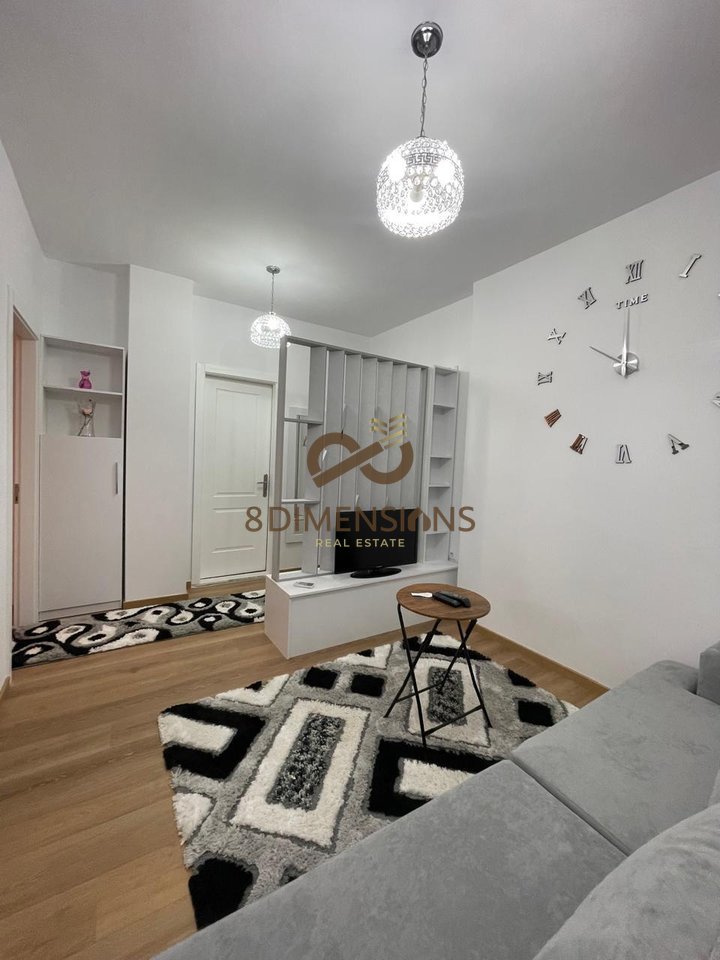 Shitet Apartament 1+1 ne Xhamllik prane Venue Club me siperfaqe banimi 48 m2 me hipoteke D8141A-98