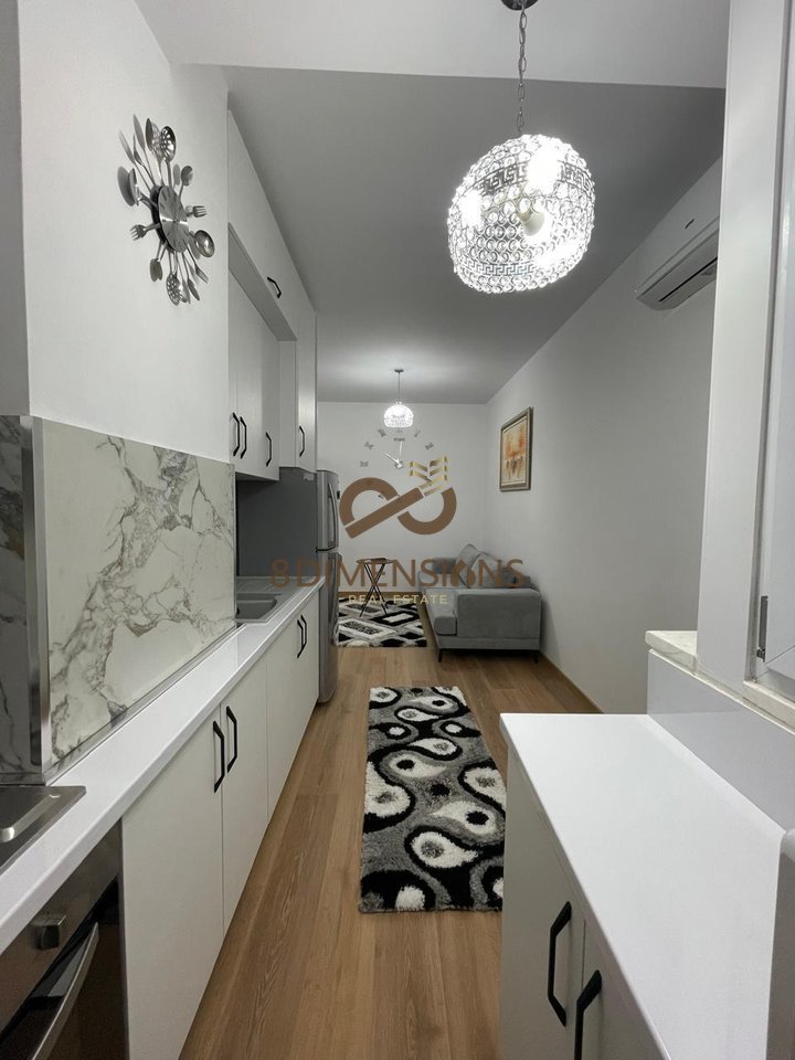 Shitet Apartament 1+1 ne Xhamllik prane Venue Club me siperfaqe banimi 48 m2 me hipoteke D8141A-98