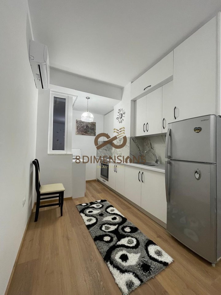 Shitet Apartament 1+1 ne Xhamllik prane Venue Club me siperfaqe banimi 48 m2 me hipoteke D8141A-98