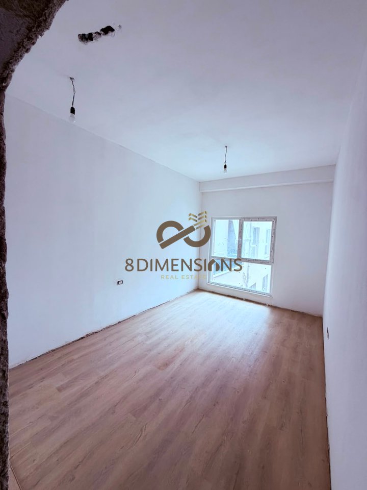 Jepet me qera Dyqan ne Laprake, prane Kompleks Aura me siperfaqe ndertimi 76m2 D8241A-160
