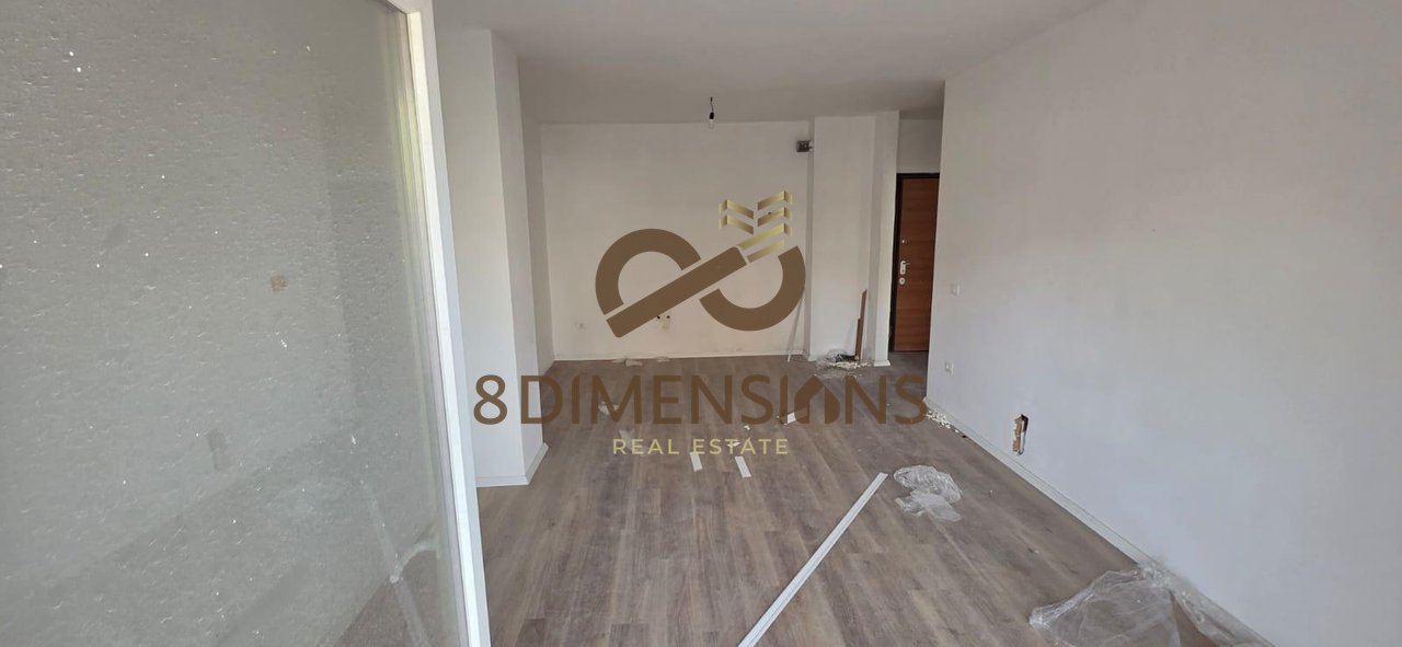 Shitet Apartament 1+1, ne Laprake, prane Kompleksit Aura D8141A-100