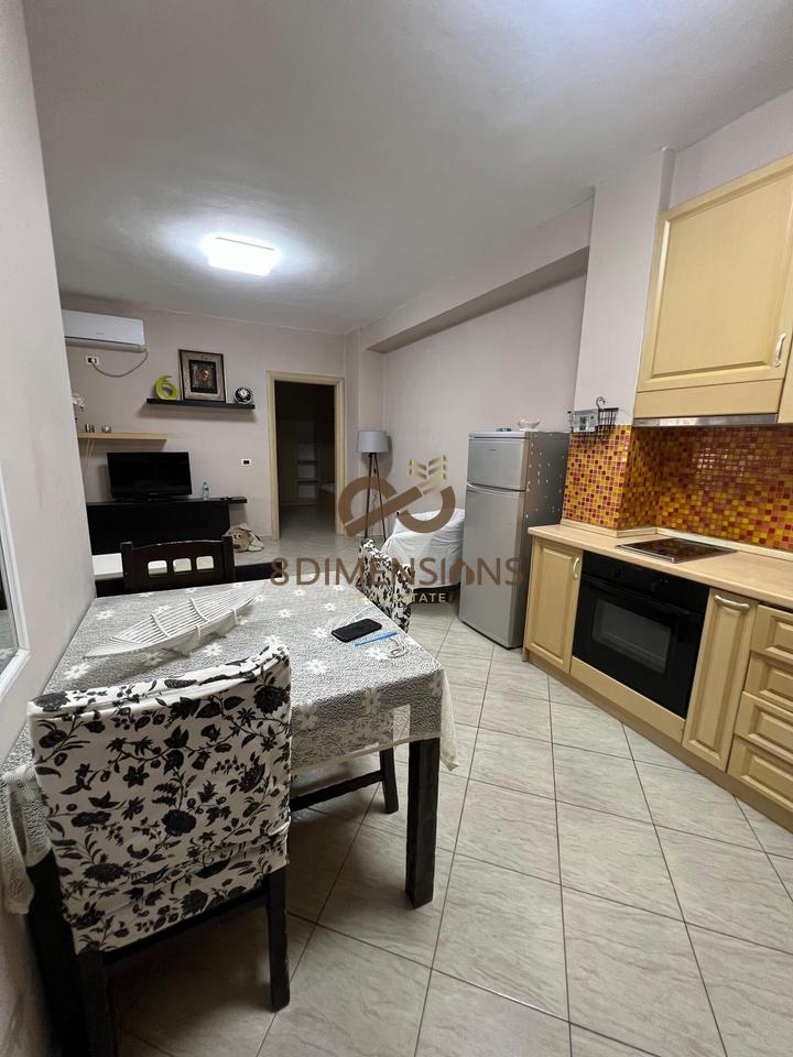 Affittasi appartamento 2+1 a Bllok, vicino a Piazza Willson D8242Z-18