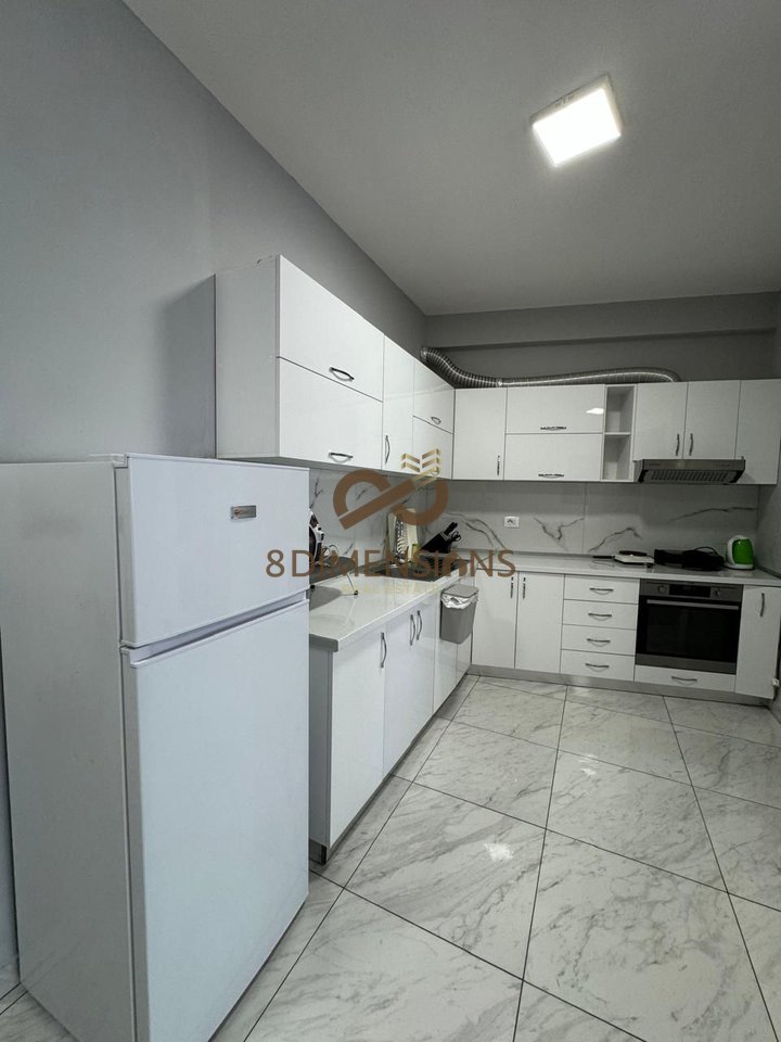 Appartamento 1+1 in affitto a Komuna e Parisit, vicino a Sezer Hair Style D8241A-173