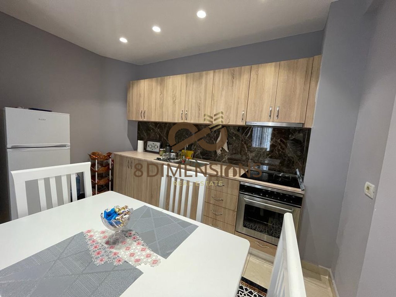 Shitet Apartament 1+1 ne Astir prane Kompleksit Fratari D8141A-104