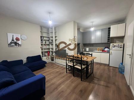 Shitet Apartament 1+1 Misto Mame, prane Pallateve Cabej (D8141A-109)
