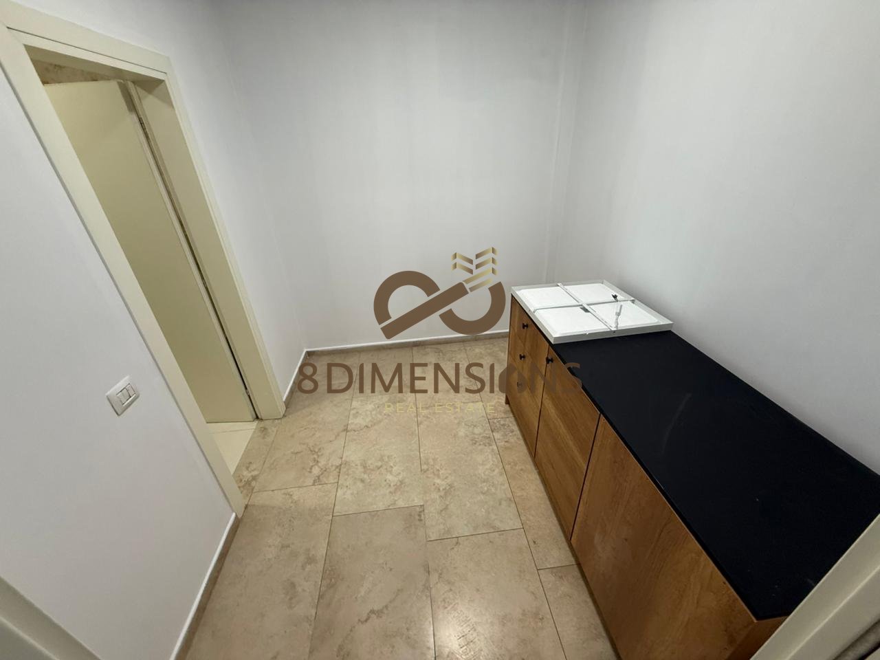 Locale per ufficio in affitto a Zogu i Zi, vicino a Ring Center (D828A-35)