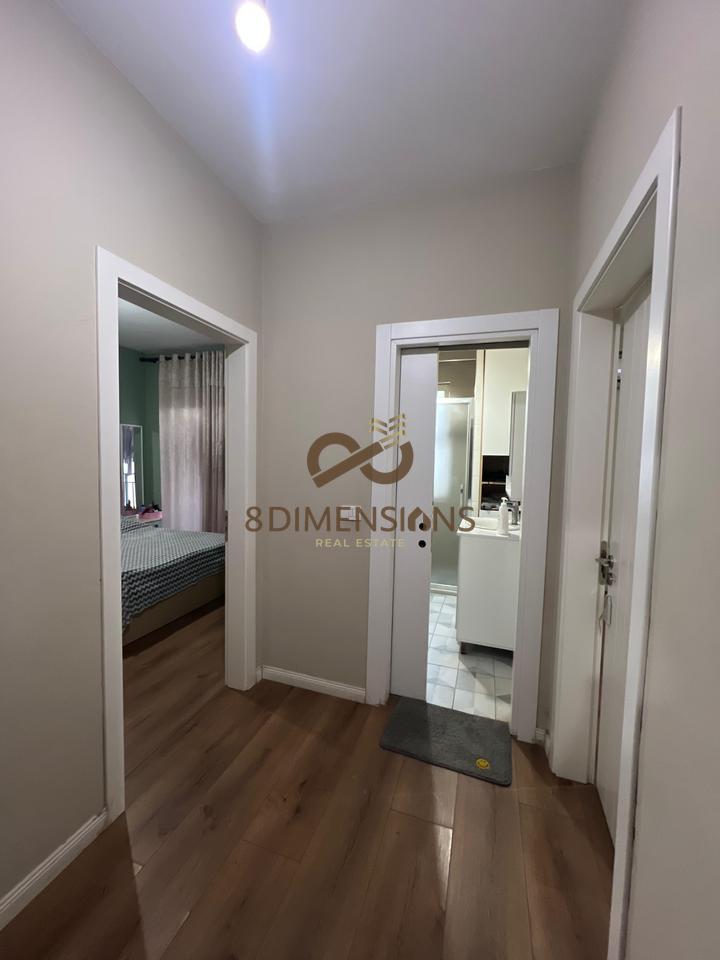 Shitet Apartament 1+1 Misto Mame, prane Pallateve Cabej (D8141A-109)
