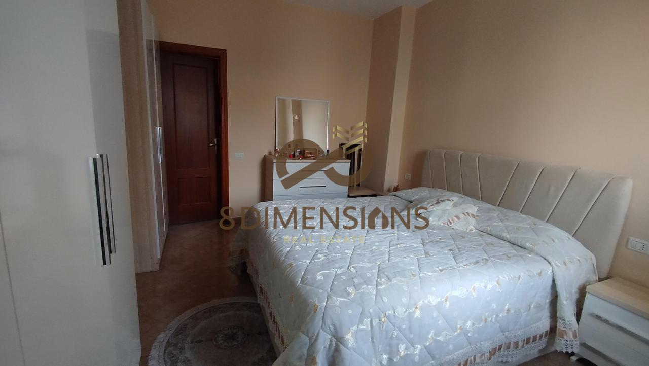 Shitet Apartament 2+1 tek Pallati me Shigjeta D8142A-124