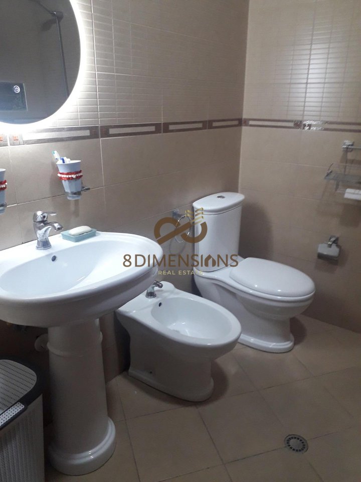 Shitet Apartament 2+1 tek Pallati me Shigjeta D8142A-124