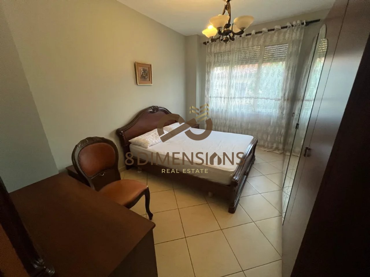 Jepet me qera Apartament 1+1; ne Qender, tek Rruga Fortuzi (D8241A-192)