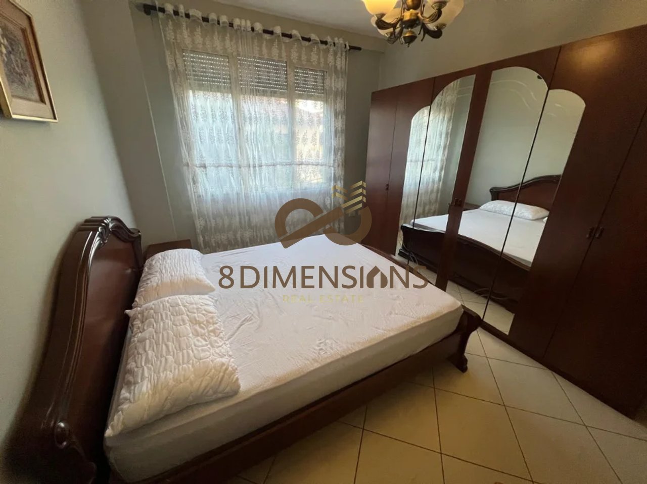 Jepet me qera Apartament 1+1; ne Qender, tek Rruga Fortuzi (D8241A-192)