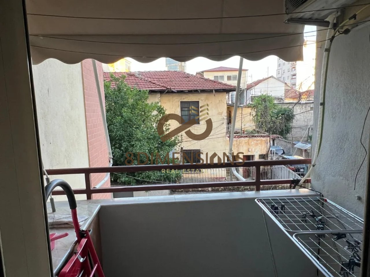 Jepet me qera Apartament 1+1; ne Qender, tek Rruga Fortuzi (D8241A-192)