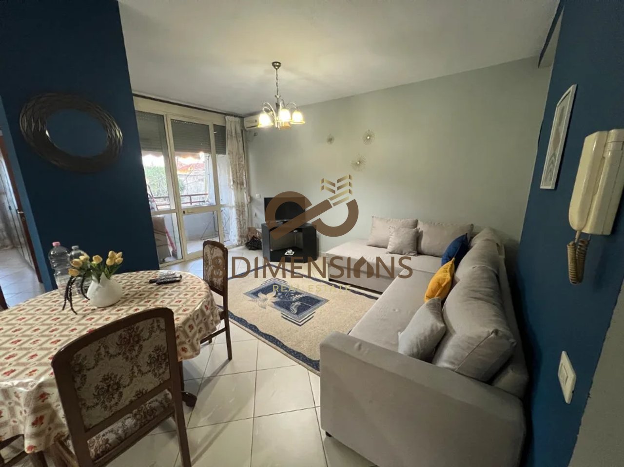 Jepet me qera Apartament 1+1; ne Qender, tek Rruga Fortuzi (D8241A-192)