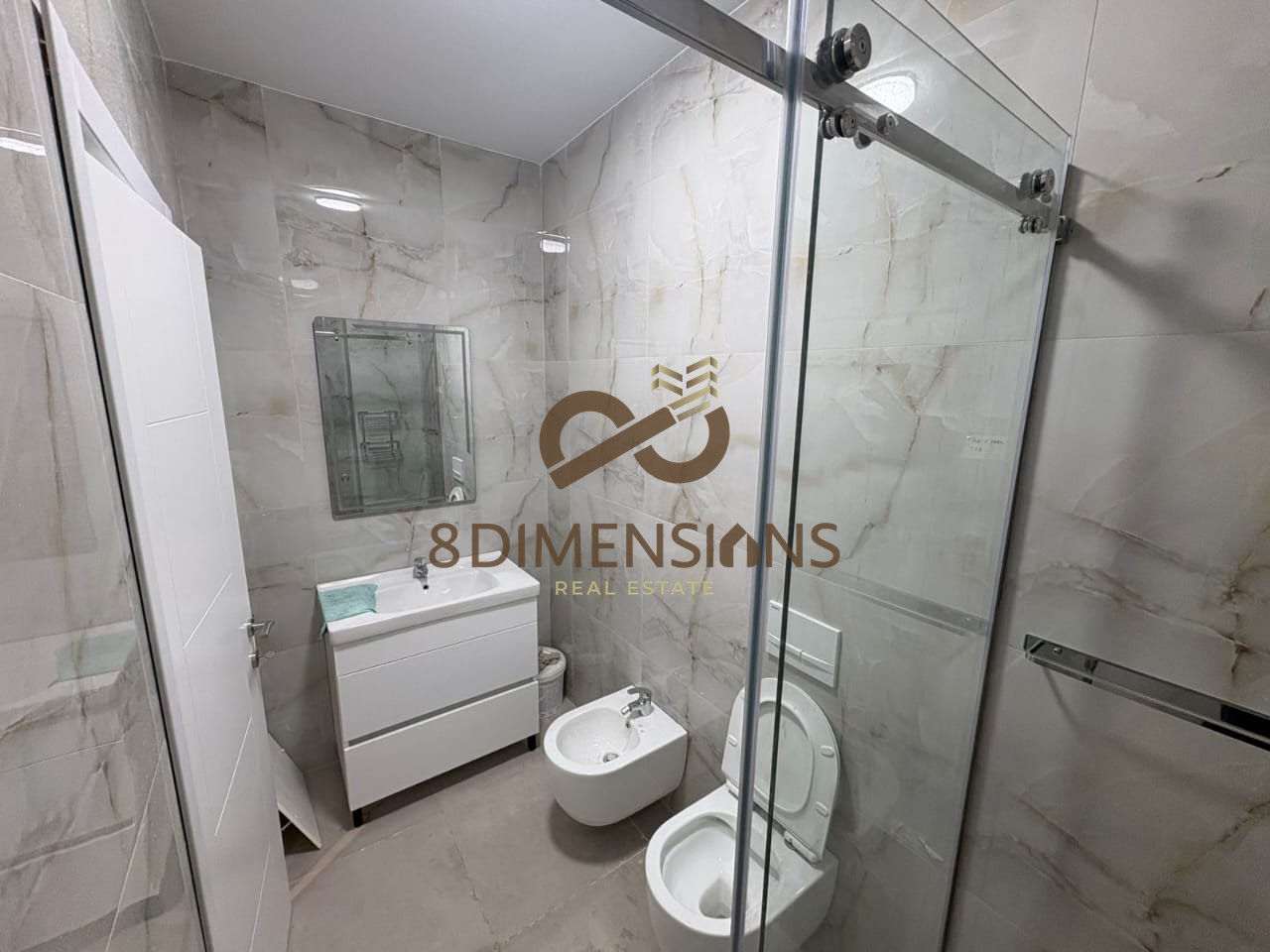 Jepet me qera Apartament 1+1 ne Laprake prane kompleksit E88  (D8241A-194)
