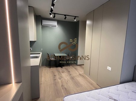 Shiten 3 Garsoniere tek ish Stacioni Trenit