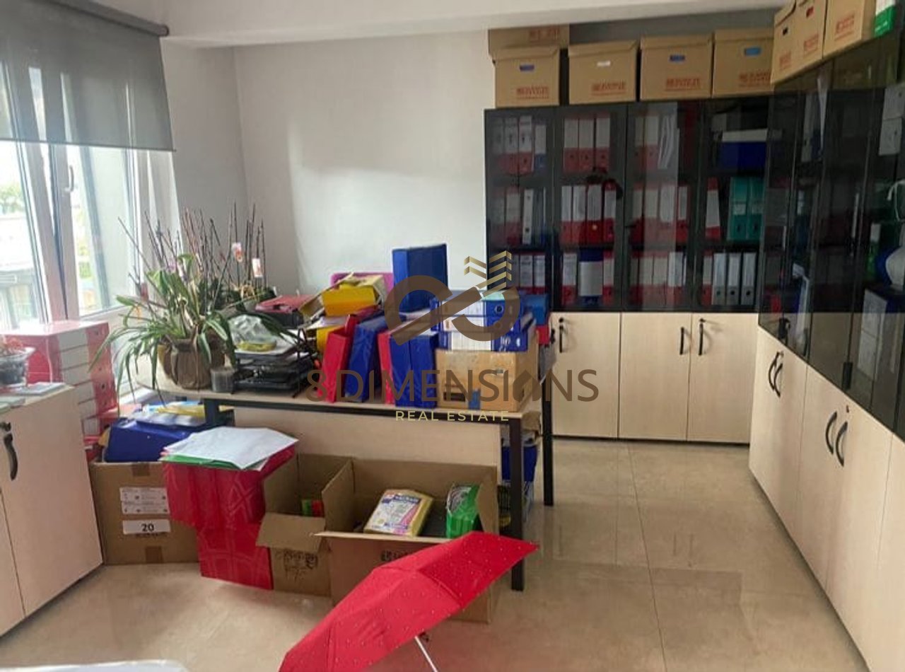 Jepet me Qera Ambjent Zyre tek Myslym Shyri