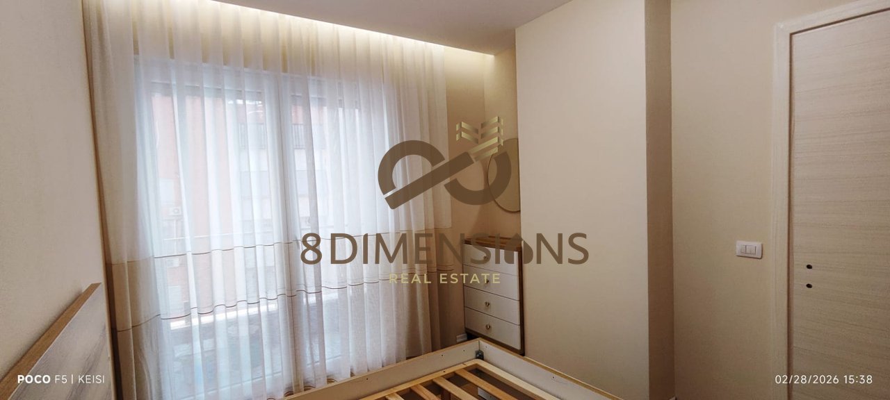 Jepet me qera Apartament  1+1 tek ish stacioni i trenit