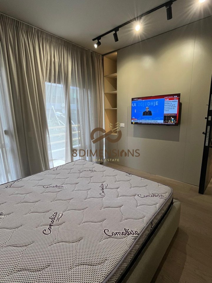 Shiten 3 Garsoniere tek ish Stacioni Trenit