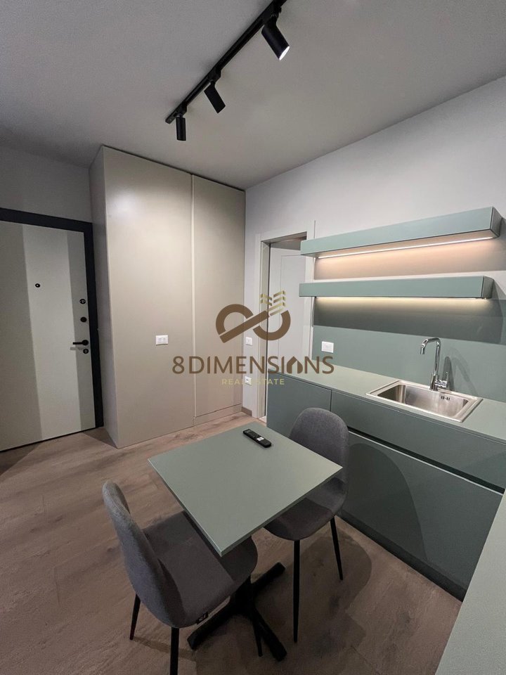 Shiten 3 Garsoniere tek ish Stacioni Trenit