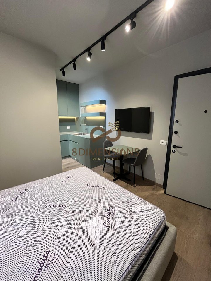 Shiten 3 Garsoniere tek ish Stacioni Trenit