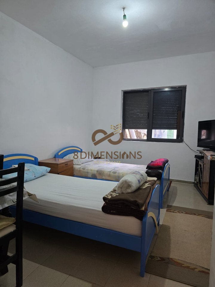 Monolocale in affitto, primo piano di una villa privata vicino alla scuola Vasil Shanto