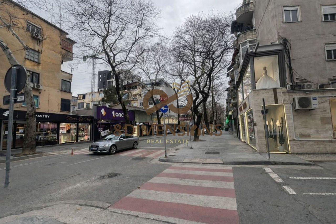 Ambient Komercial/ZYRE me qera ne Myslym Shyr, Prane “Gjykates se Larte”– Tirane (D828A-21)