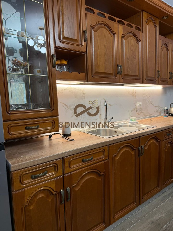 Jepet me qera kati i pare i nje vile luksoze 3 kateshe tek Rruga Gjon Mili- Bulevardi i Ri