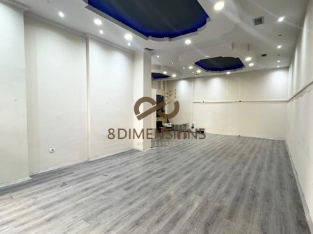 Negozio ristrutturato al 21