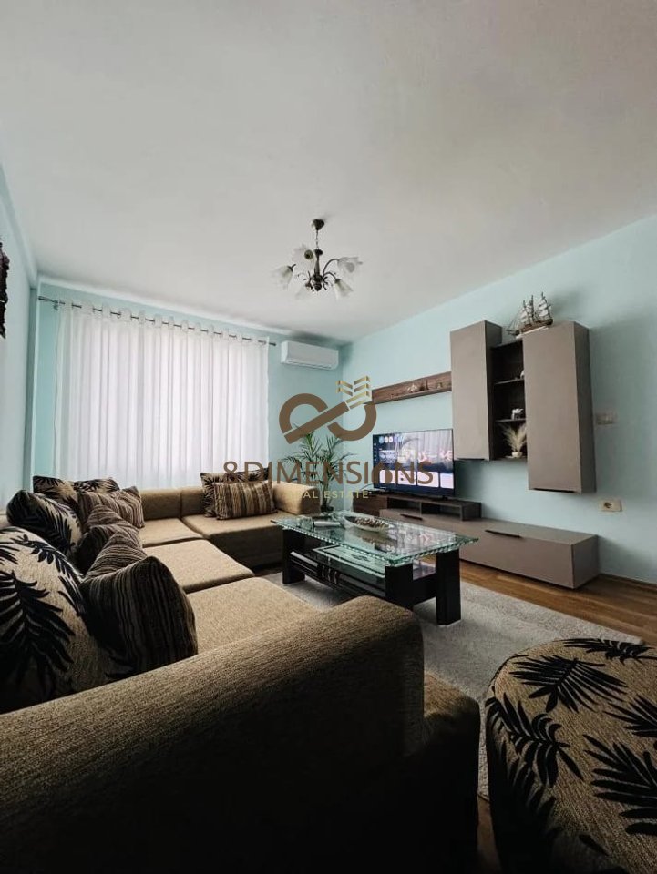 Jepet me qera Apartament 1+1prane Stadiumit Dinamo