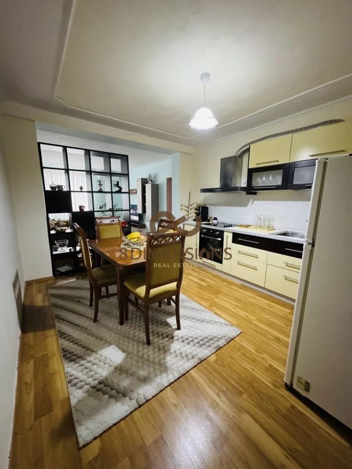 Jepet me qera Apartament 1+1prane Stadiumit Dinamo