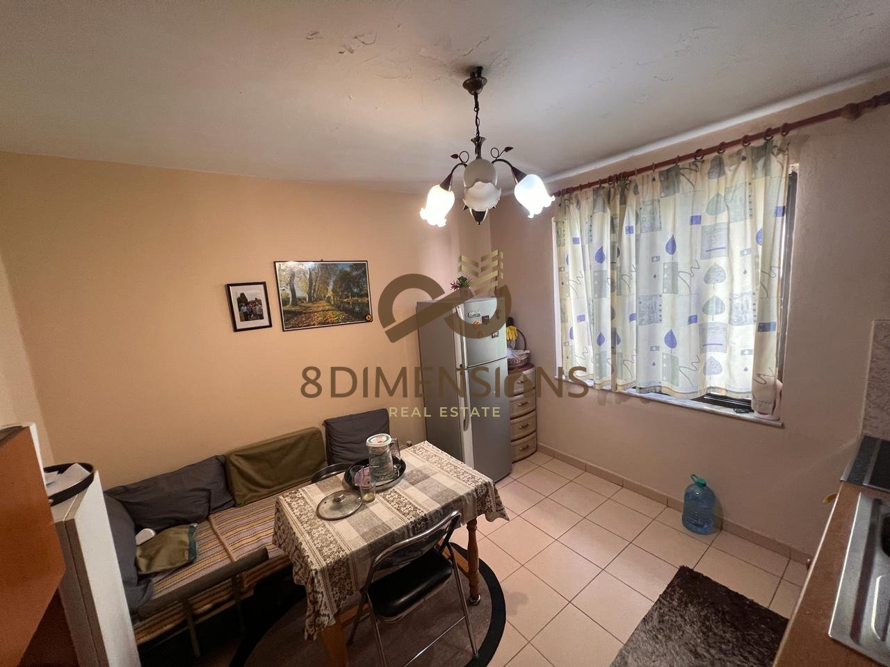 Vendesi in vendita 3+1 vicino alla strada Myslym Shyri, vicino all'incrocio con Vasil Shanto.