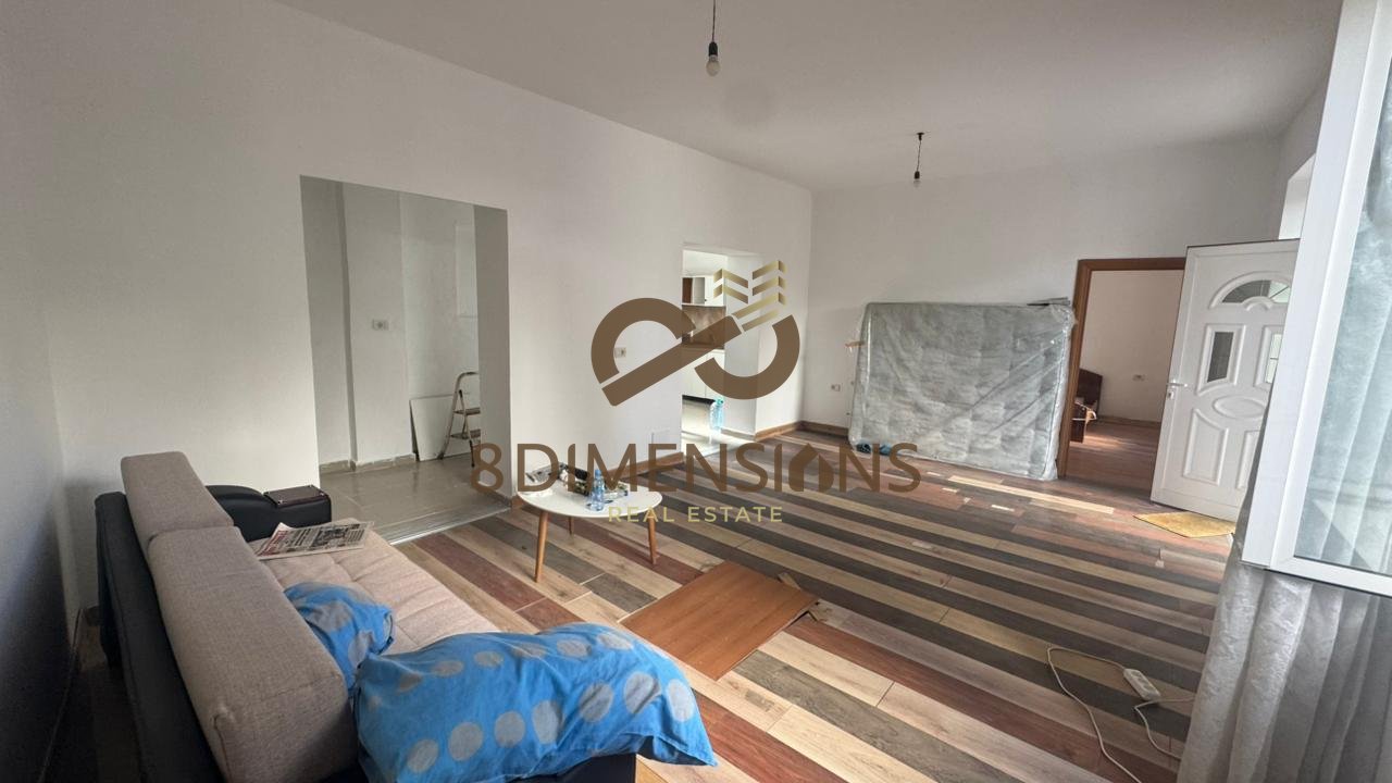 Shtepi private me qera afer Qendres,tek shkolla Lidhja e Prizrenit (D826A-4)