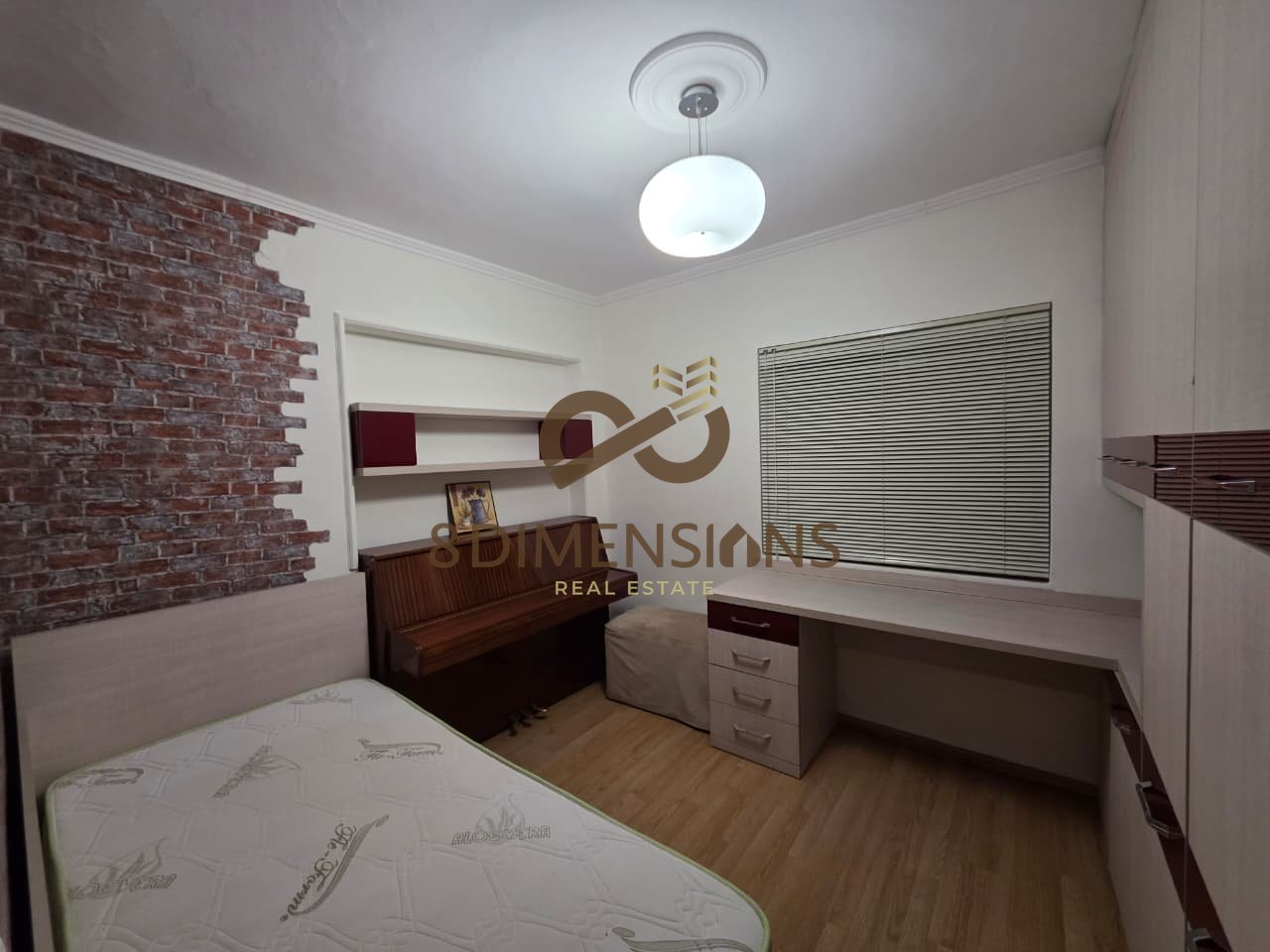 Jepet me qera apartament 4+1 tek rrugen Mine Peza, me siperfaqe  120 m2