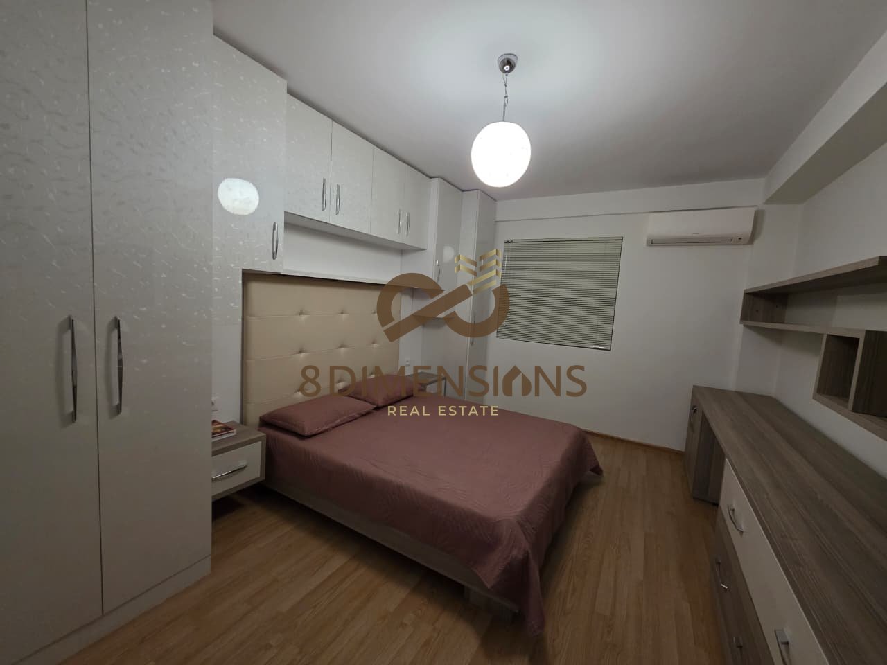 Jepet me qera apartament 4+1 tek rrugen Mine Peza, me siperfaqe  120 m2