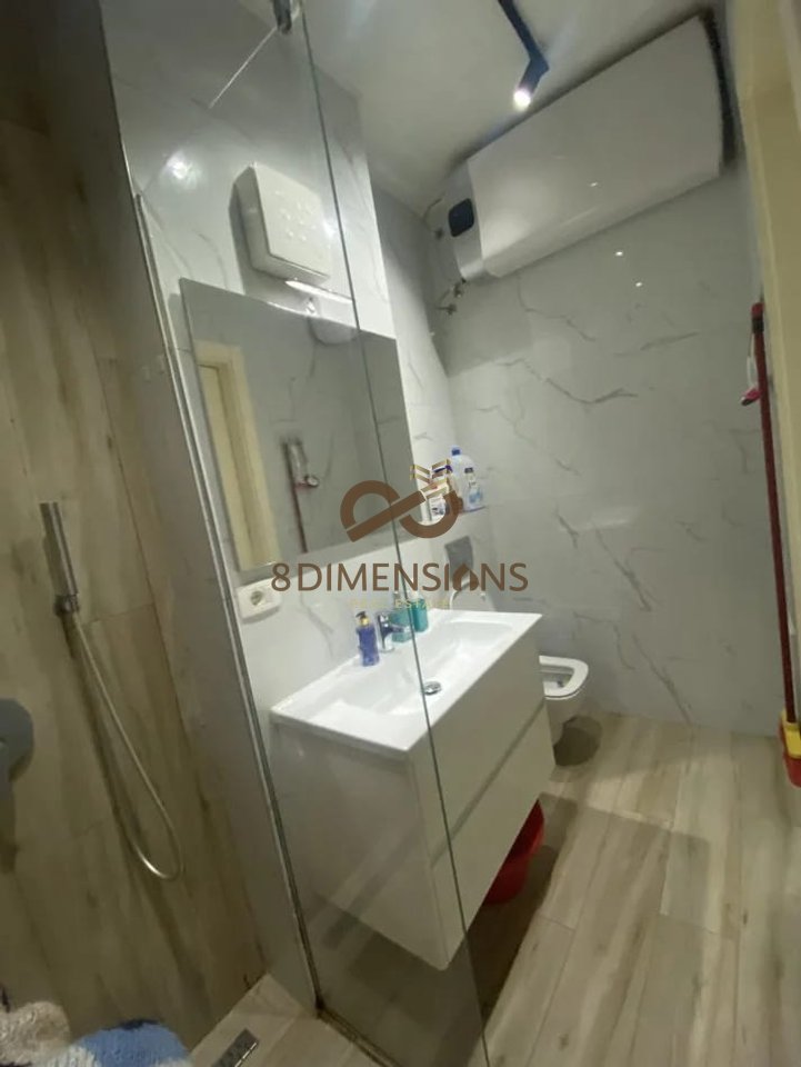 Apartment for rent 2+1+2 balconies on Qemal Stafa street near the Foreign Languages Center Linkoln