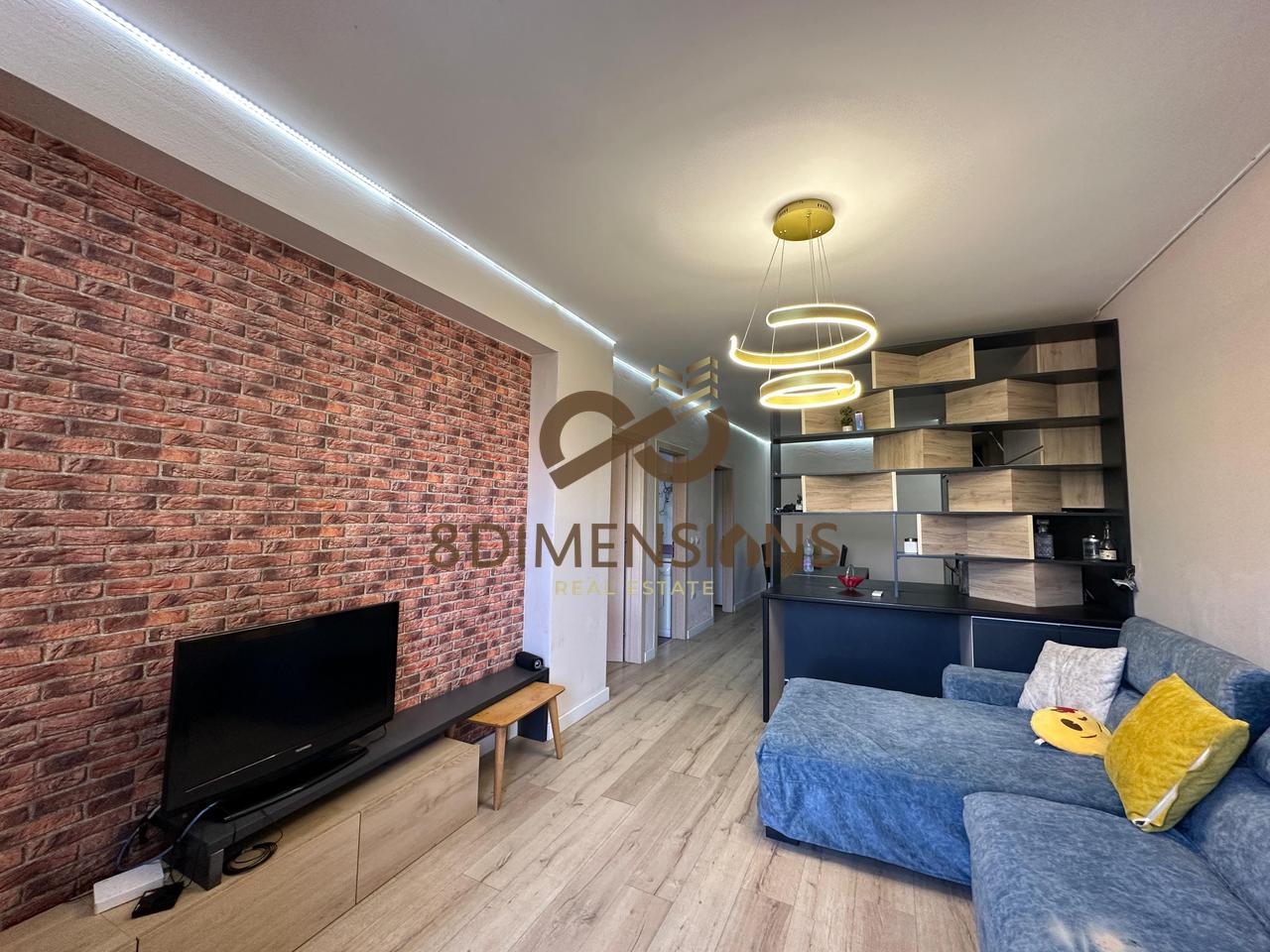 Jepet me qera apartament 2+1+2 Ballkone ne Fresk prane Restorant Qesaraka  (D8242A-70)