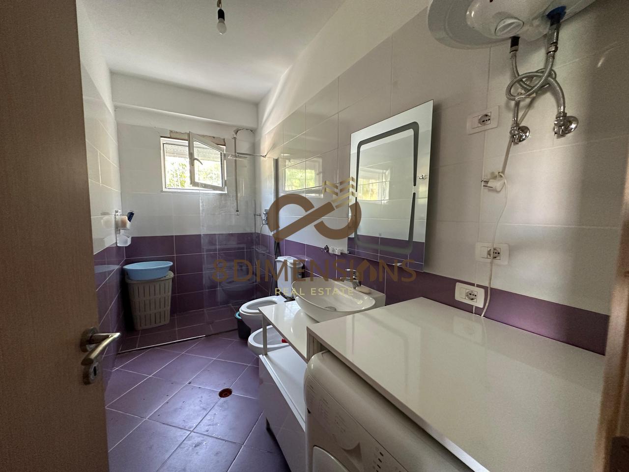 Jepet me qera apartament 2+1+2 Ballkone ne Fresk prane Restorant Qesaraka  (D8242A-70)