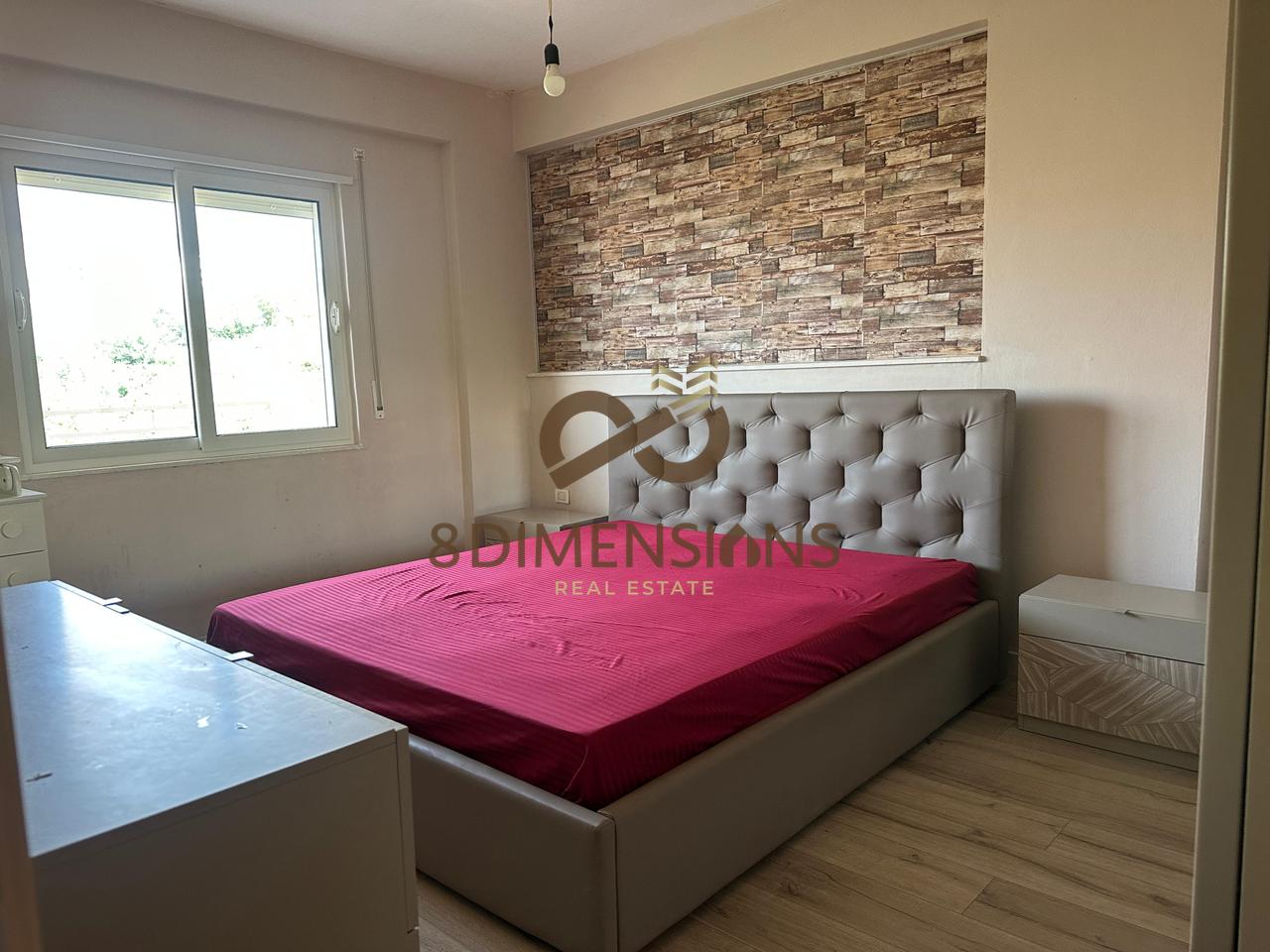 Jepet me qera apartament 2+1+2 Ballkone ne Fresk prane Restorant Qesaraka  (D8242A-70)