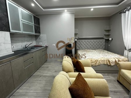 Jepet me qera Garzoniere prane Casa Italia  (D821A-8)