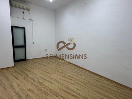 SHOP FOR RENT ONLY 30,000 - Strategic location D825Z-4