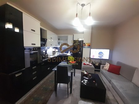 Jepet me qera Apartament 1+1 prane Casa Italia  (D8241A-72)