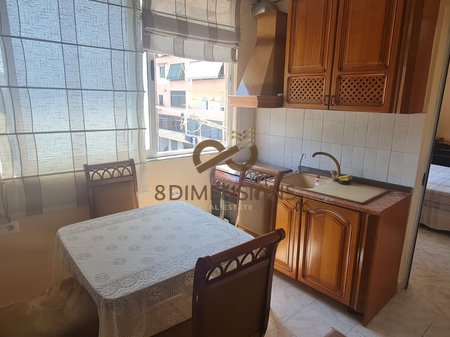 Appartamento 2+1 con cucina in affitto vicino alla zona di Zogu i Zi - Tirana (ID D8242A-78)